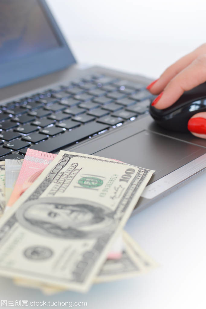 賺錢在線使用互聯網工具概念